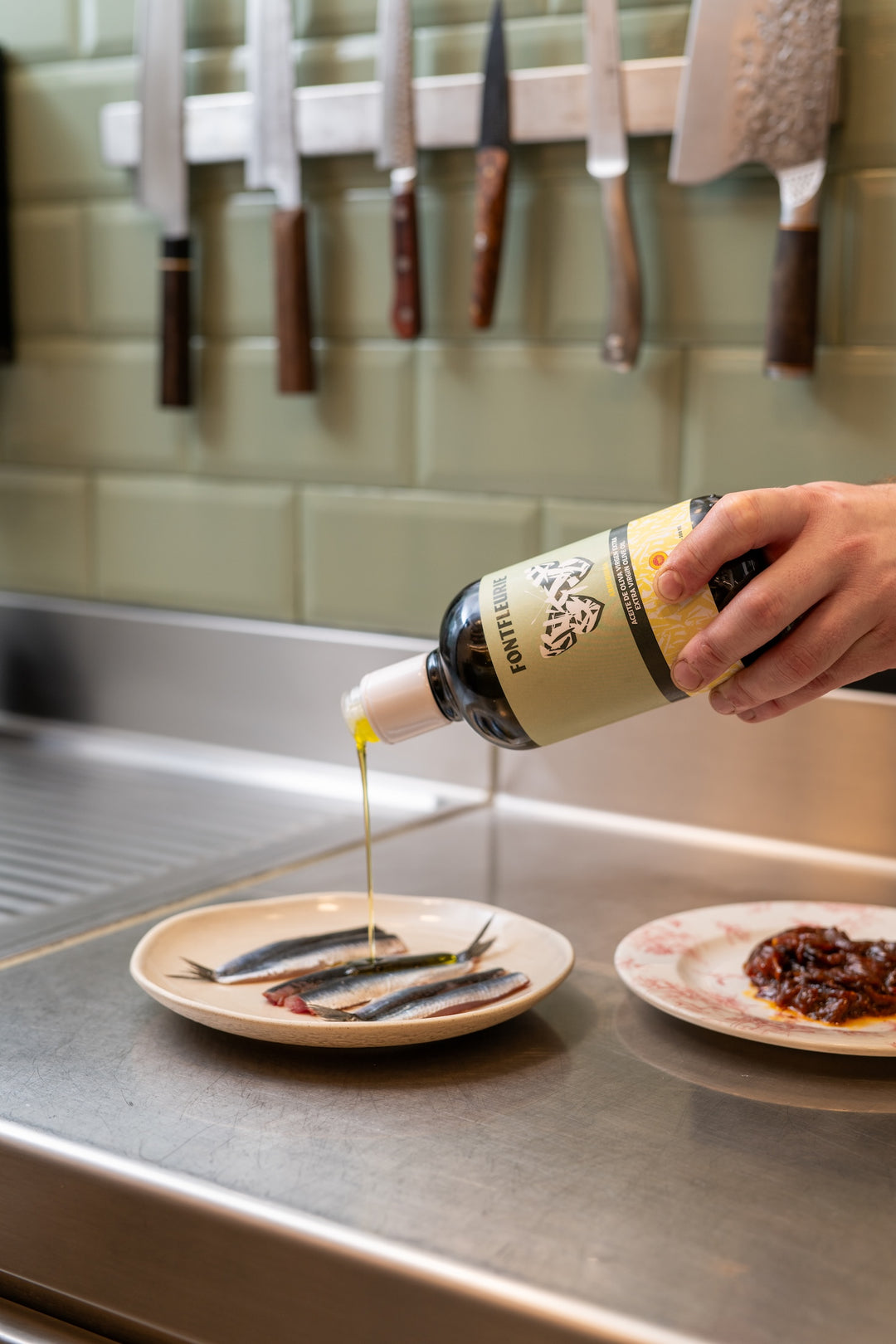 Fontfleurie_Olivenol_Arbequina_Katalonien_500ml_in_benutzung_1